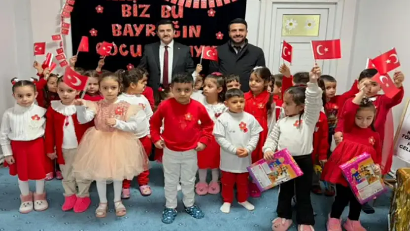 Özalp'ta bayrak haftası etkinliği