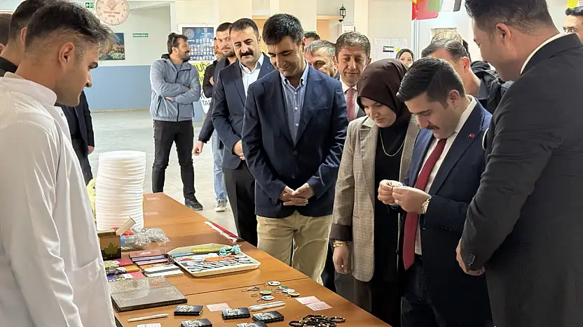 Özalp'ta öğrencilerden Filistin'e anlamlı destek