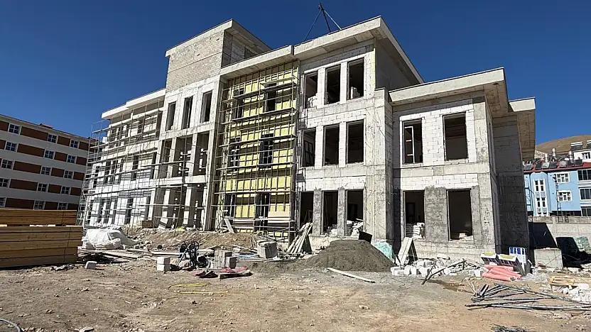 Özalp yeni Hükümet Konağı hızla yükseliyor