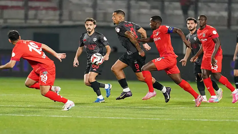 Pendikspor liderliğini sürdürdü