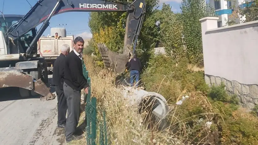 Salihiye Mahallesi'nde taşkın önleme ve yol çalışmaları