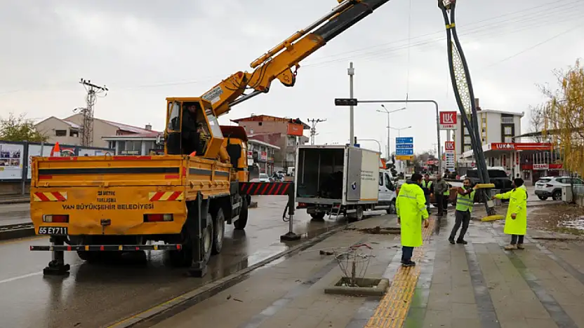 Sebze Hali Kavşağı'nda düzenleme çalışmaları başladı