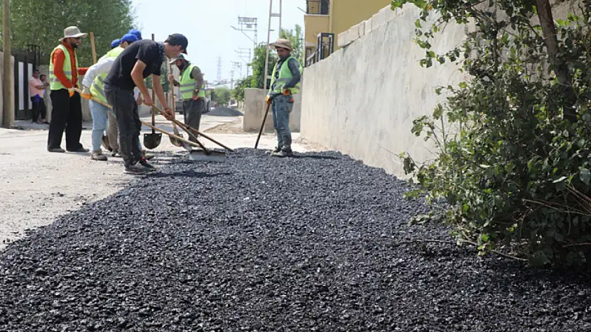 Seyrantepe Mahallesi'nde asfalt yama çalışmaları devam ediyor