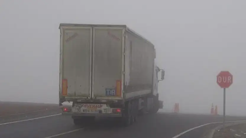 Sis, sürücülere zor anlar yaşattı