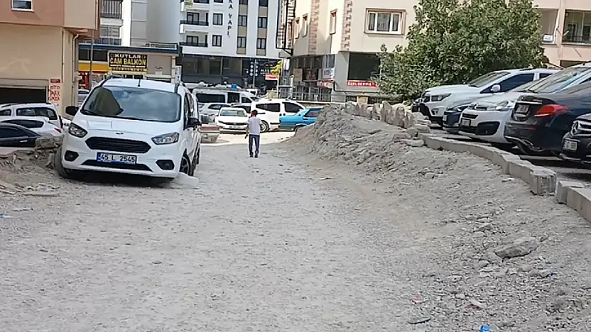 Tamamlanmayan yol tepkilere neden oldu