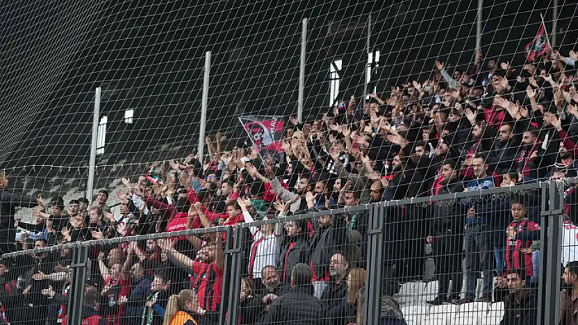 Taraftarlar, Vanspor'u yalnız bırakmıyor