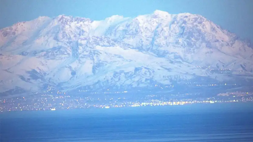 Teleskopik lensle Bitlis'ten Van'ı görüntüledi
