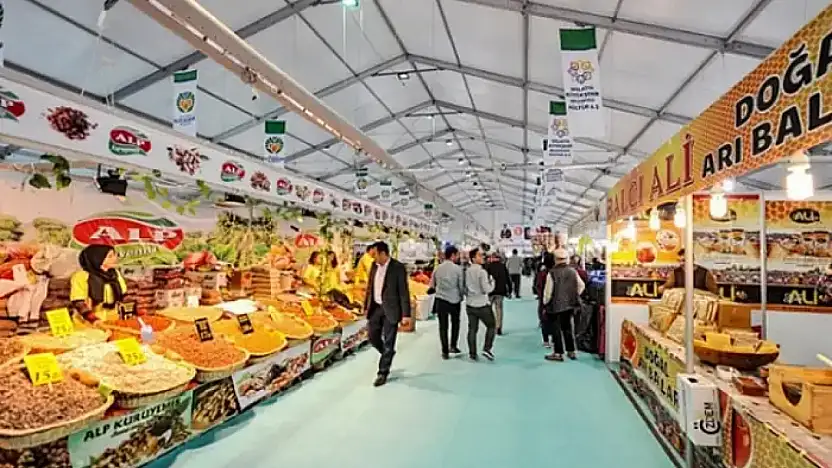 Türkiye'nin yöresel tatları Van'da bir araya geliyor