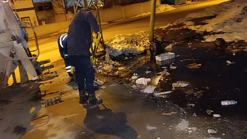 Tuşba Belediyesi temizlik çalışmalarını sürdürüyor