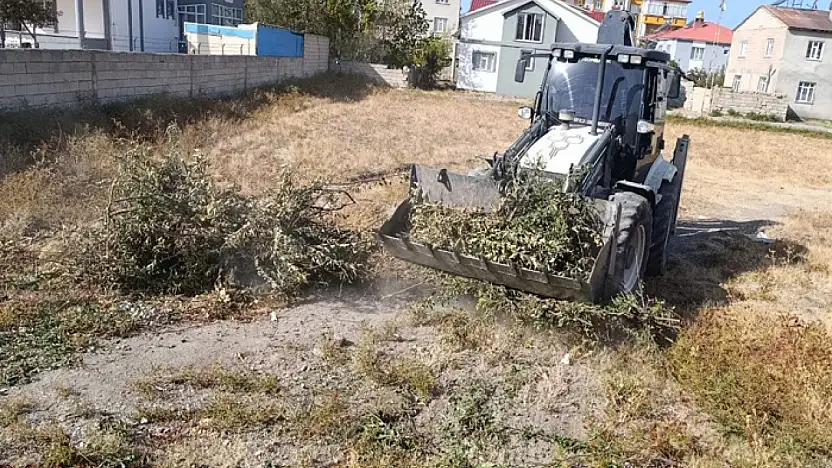 Tuşba'da temizlik çalışmaları sürüyor