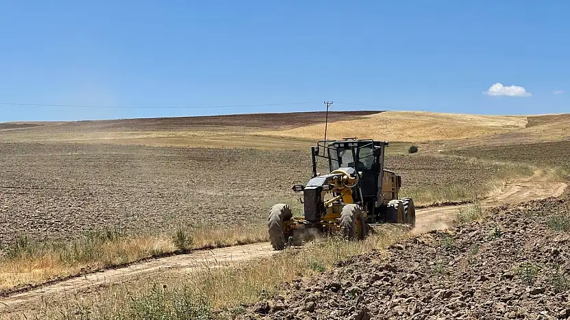 Tuşba'da yol düzenleme çalışmaları sürüyor