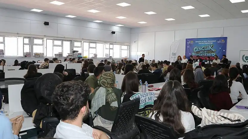 Van Büyükşehir Belediyesinden öğrencilere meslek tanıtım semineri