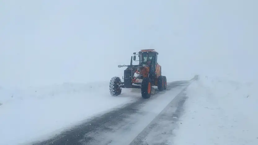 Van'da 28 yerleşim yerinin yolu ulaşıma kapandı