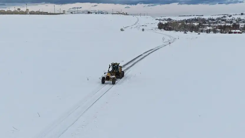 Van'da 283 yerleşim yerinin yolu kapandı
