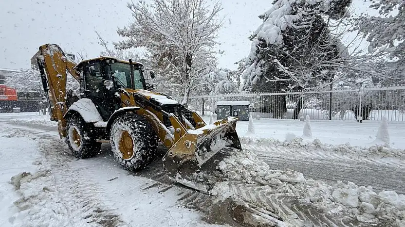 Van'da 389 yerleşim yerinin yolu kapalı