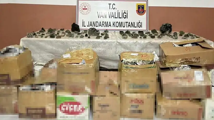 Van'da bin 410 adet epidotlu kuvars taşı ele geçirildi