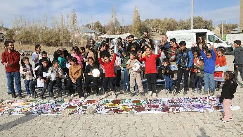 Van'da çocuklar şenlikte buluştu