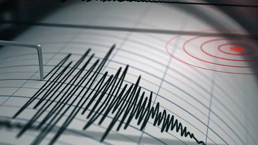 Van'da deprem korkuttu