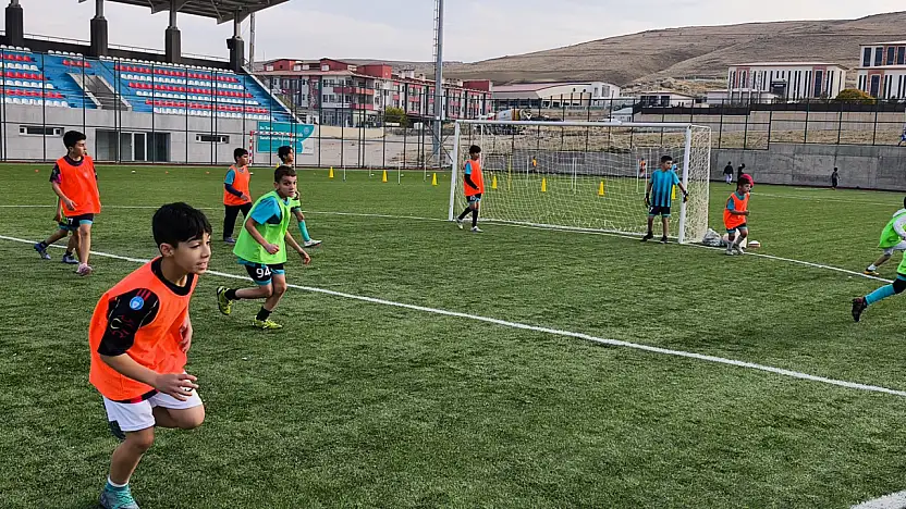 Van'da Futbol altyapı antrenmanları yoğun tempoyla sürüyor