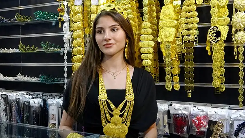 Van'da imitasyon takılara yoğun ilgi