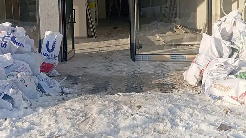 Van'da kaçak moloza geçit yok: 15 kamyon atık kaldırıldı