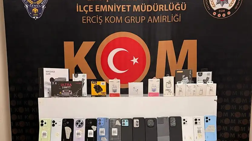Van'da kaçak telefon ve ruhsatsız silah operasyonu