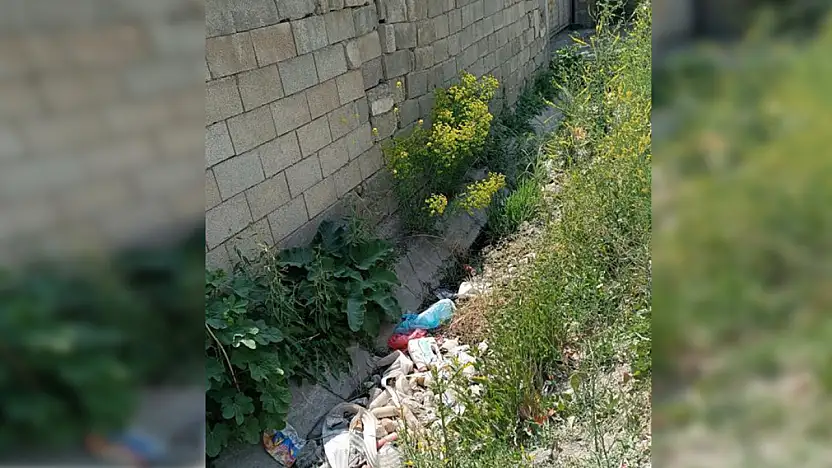 Van'da kanal kirliliği mahalleliyi canından bezdirdi
