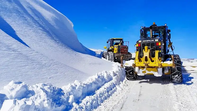 Van'da kardan dolayı kapanan 625 yoldan 586'sı açıldı