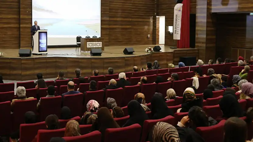 Van'da Kronik Hastalıklar ve Hasta Yakınları Kongresi yoğun katılımla gerçekleştirildi