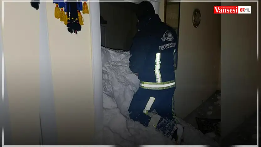 Van'da mahalleye çığ düştü: 1 kişi kayıp, 22 ev boşaltıldı