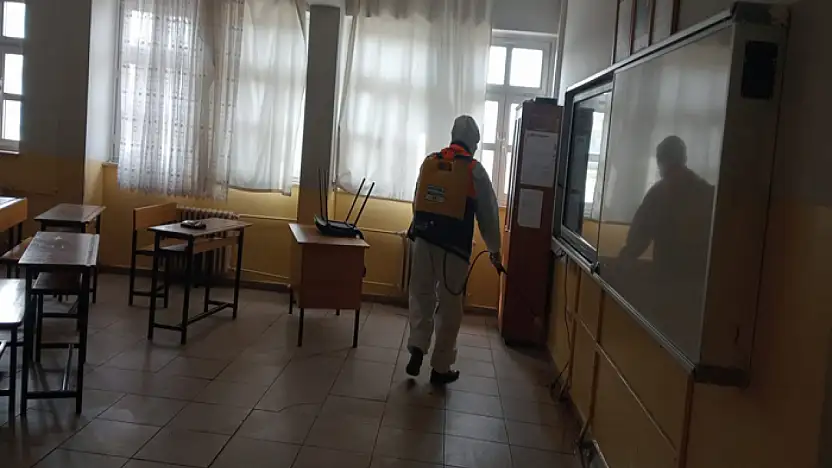 Van'da okullarda ilaçlama çalışması