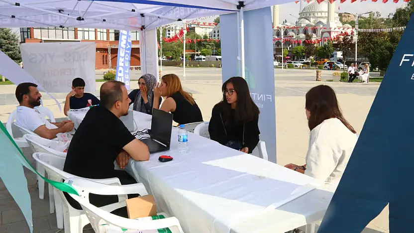 Van'da YKS adaylarına ücretsiz tercih desteği