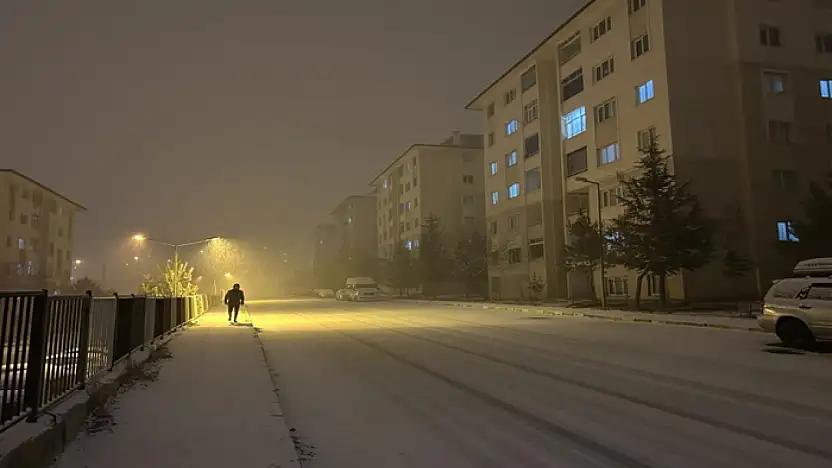 Van'da yoğun kar yağışı