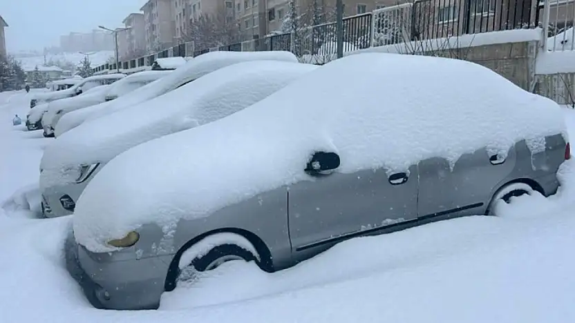 Van'da yoğun kar yağışı