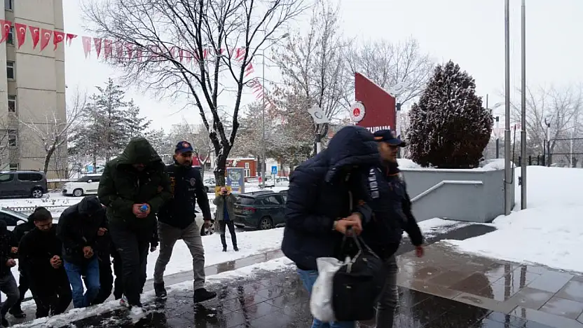 Van dahil 29 ilde siber operasyonu: 56 kişi tutuklandı