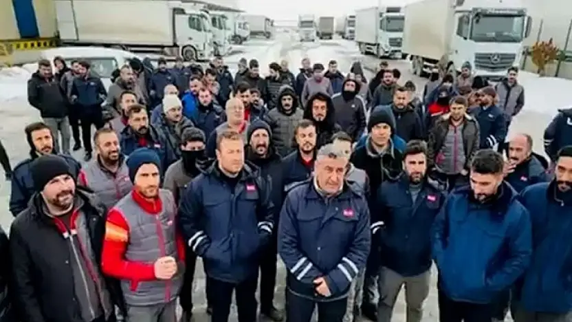 Van'daki zincir market depo işçilerinin iş yavaşlatma eylemi sürüyor