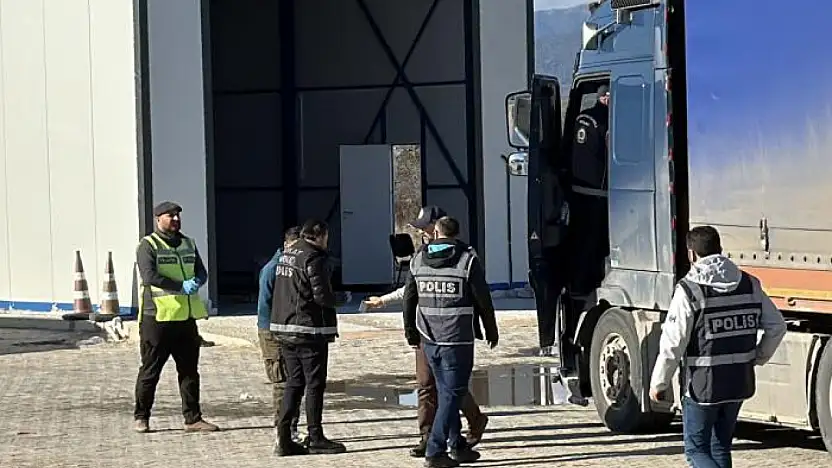 Van'dan İstanbul'a kaçak göçmen sevkiyatı