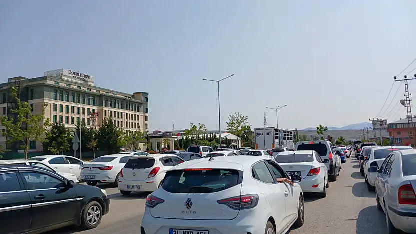 Van-Edremit yolunda trafik yoğunluğu
