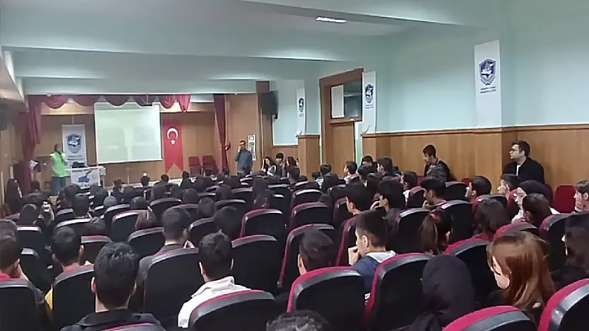 Van Gölü Aktivistleri öğrencilerle buluştu