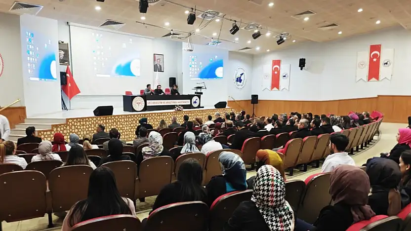 Van İl Sağlık Müdürlüğü hastane personelleriyle bir araya geldi