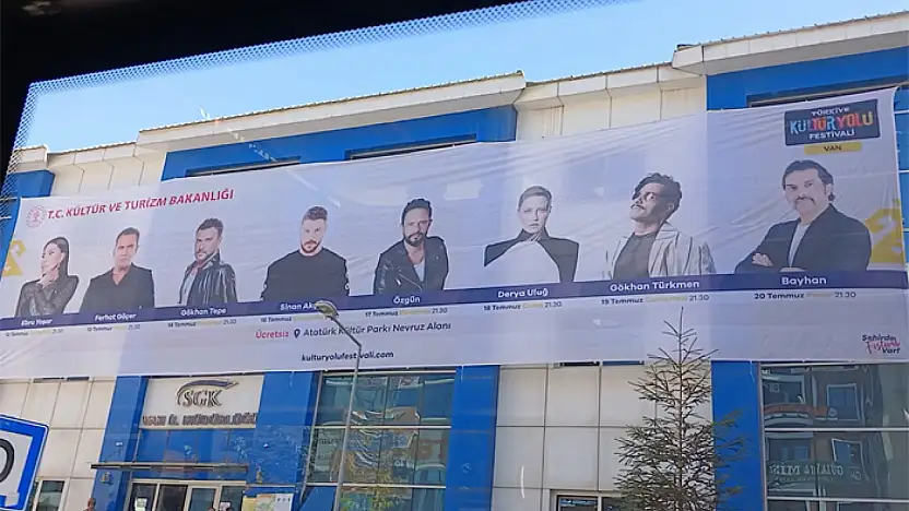 Van'ın her bölgesine kültür yolu afişleri asıldı