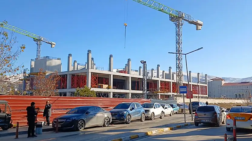 Van Şehir Hastanesi'nin yapımı sürüyor