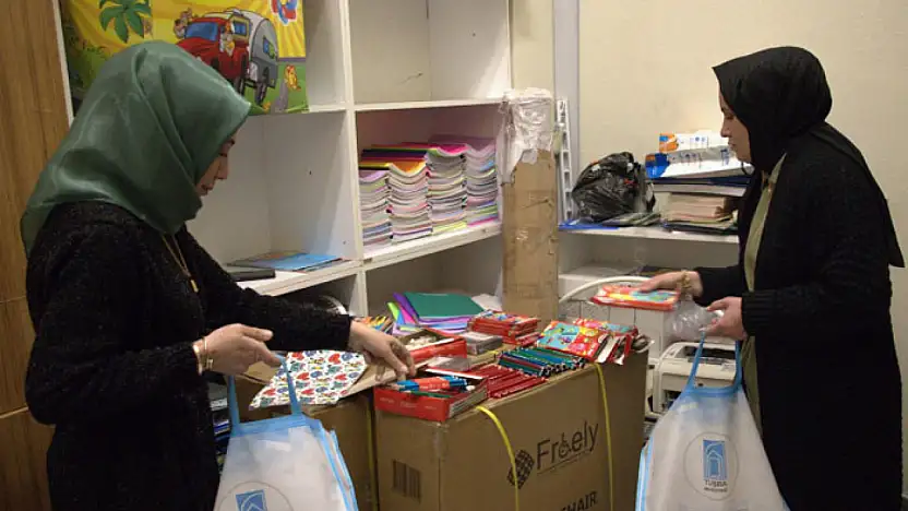 Vanlı öğrencilere kırtasiye malzemesi desteği