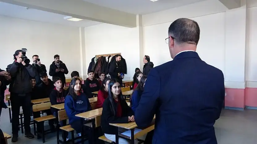 Vanlı öğrencilerin karne heyecanı