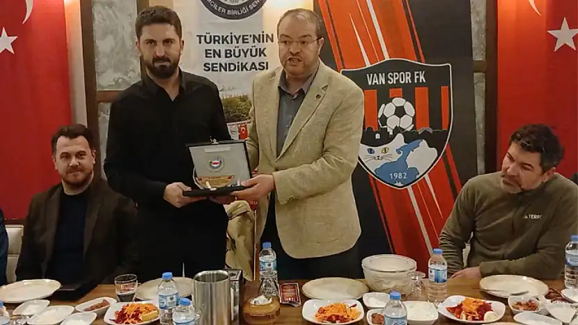 Vanspor camiası, Memur-Sen'in yemeğinde bir araya geldi