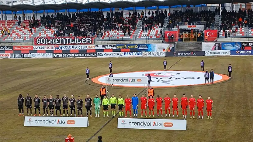 Vanspor, evinde mağlup