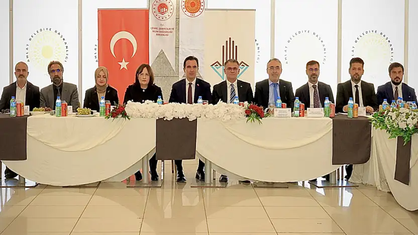 Varank: Van Gölü'nü korumak için önemli çalışmalara imza attık