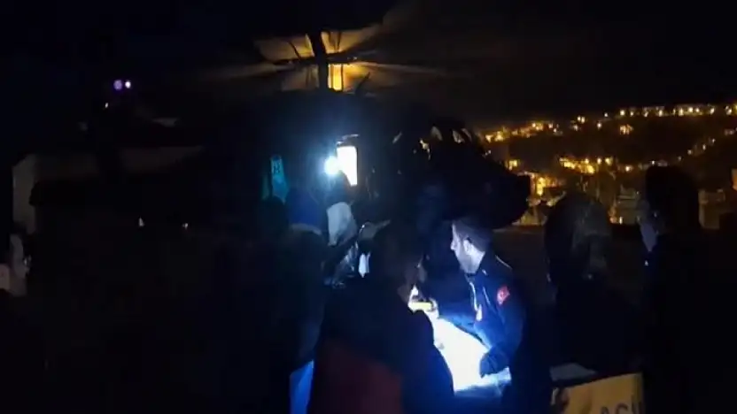 Yüksekten düşen genç, jandarma helikopteriyle kurtarıldı