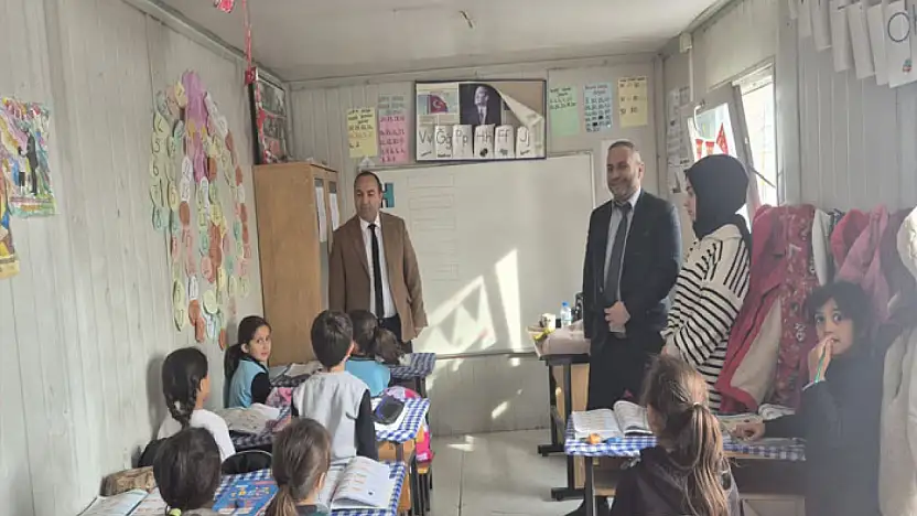 Ziyaret Köyü İlkokulunda EBA destekli eğitim faaliyetleri masaya yatırıldı