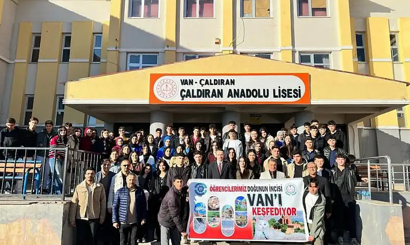 582 Öğrenci Van'ın tarihi ve doğal güzelliklerini tanıdı